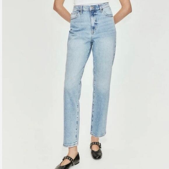 H&M &Denim Light Wash Ultra High Waist Mom Jeans Size 6 EUC - Picture 1 of 8